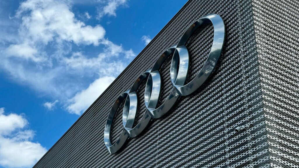 Официальный дилер Audi